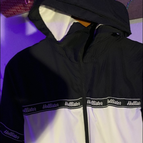Hollister wind breaker - Picture 4 of 4